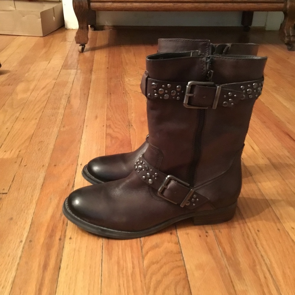 Boots by Arturo Chiang